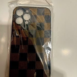 Checkered I phone case.